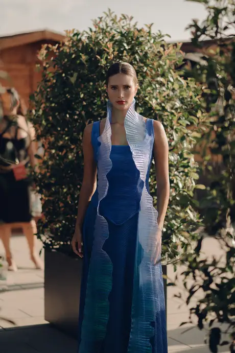 Premiere (Cloud, outside)