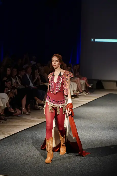 Joelle Jacobs x Holsta