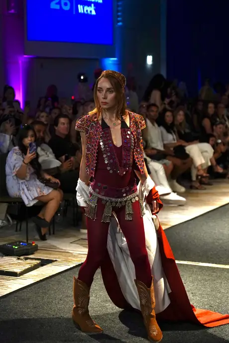 Joelle Jacobs x Holsta